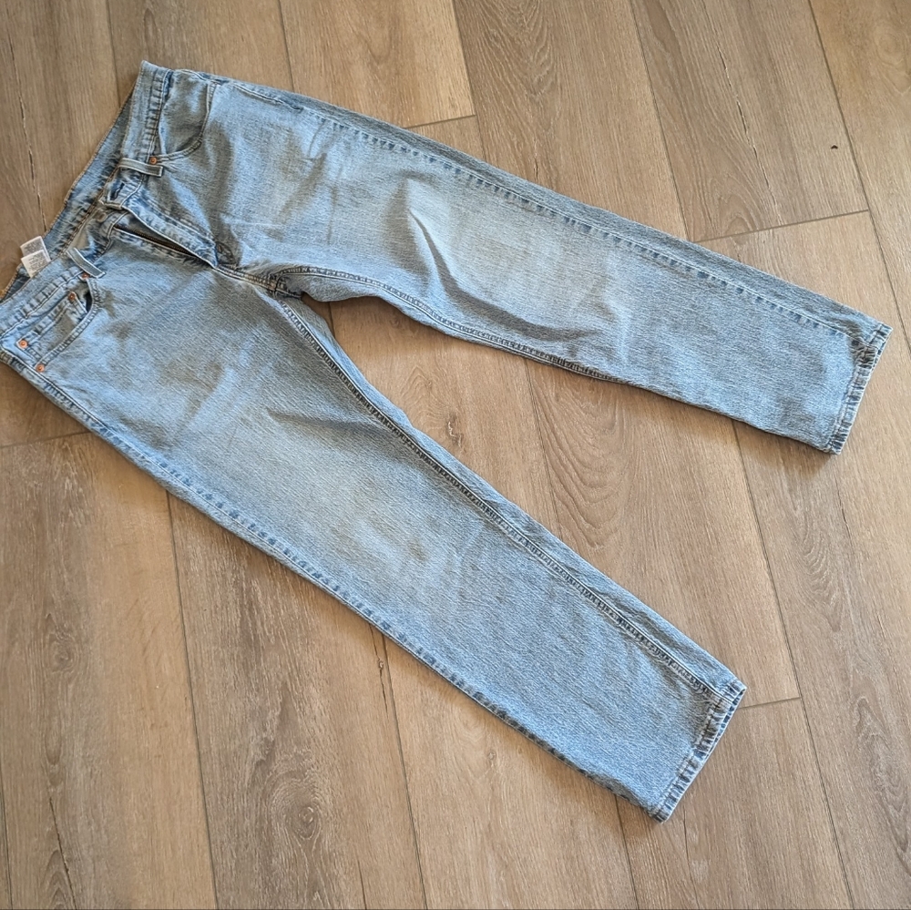 Levi Strauss light blue straight leg cropped jeans W34 L32